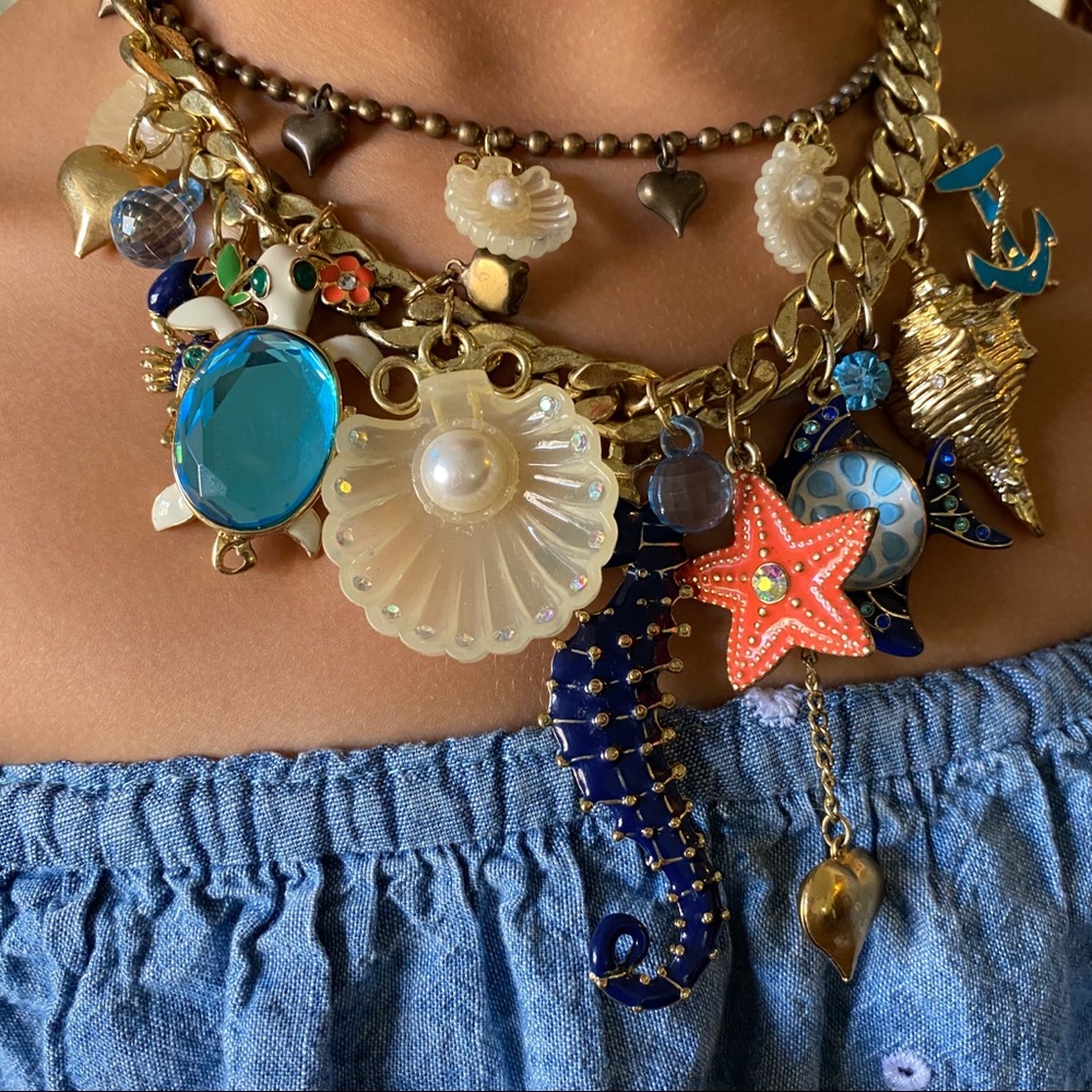 Rare Disney little mermaid Hersey johnson necklace - Picture 2 of 7